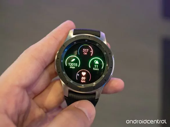 Trên tay Galaxy Watch: tên mới, 2 kích thước, nhiều tuỳ chọn màu, tính năng nổi bật
