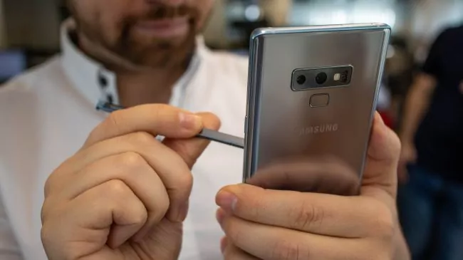 Note9-Cloud-Silver-13.jpg