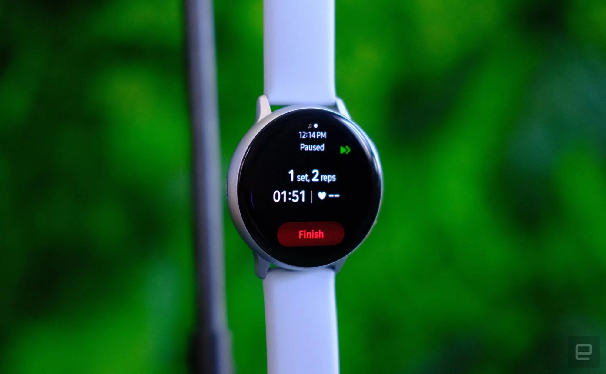 Mỗi cá nhân đều có sở thích và nhu cầu riêng về kích thước và thiết kế của đồng hồ. Với Galaxy Watch Active2, bạn có thể tùy chỉnh kích thước và vòng xoay bezel cảm ứng theo ý thích của mình. Hãy click vào hình ảnh để biết thêm chi tiết về tính năng tuyệt vời này!