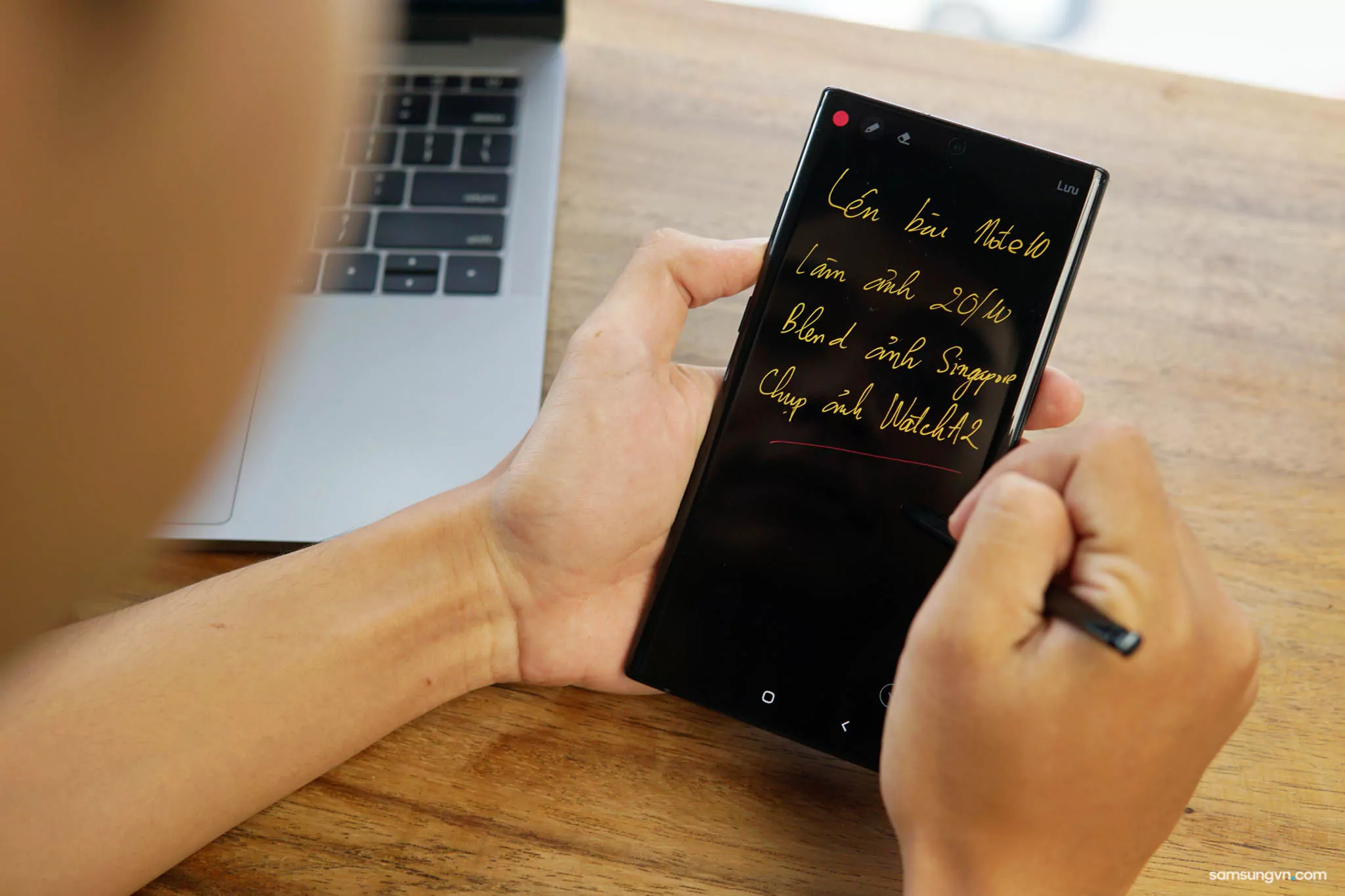 Note10_Testimonials_8.jpg