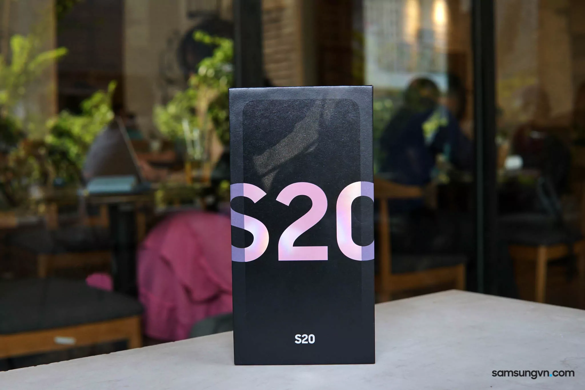 S20_Pink_Unbox_1.jpg