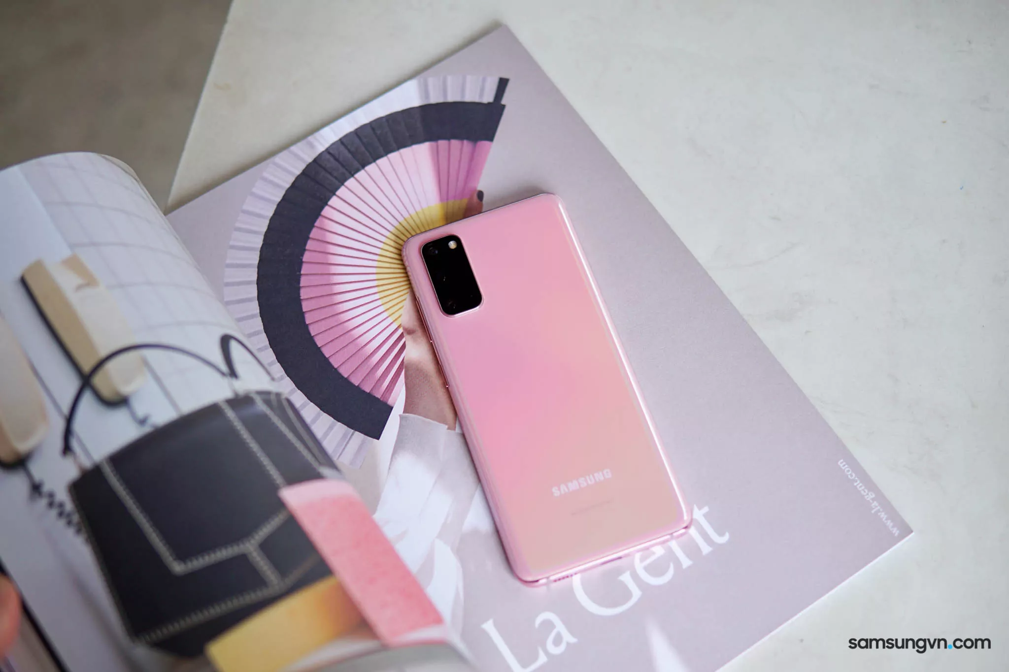 S20_Pink_Unbox_4.jpg