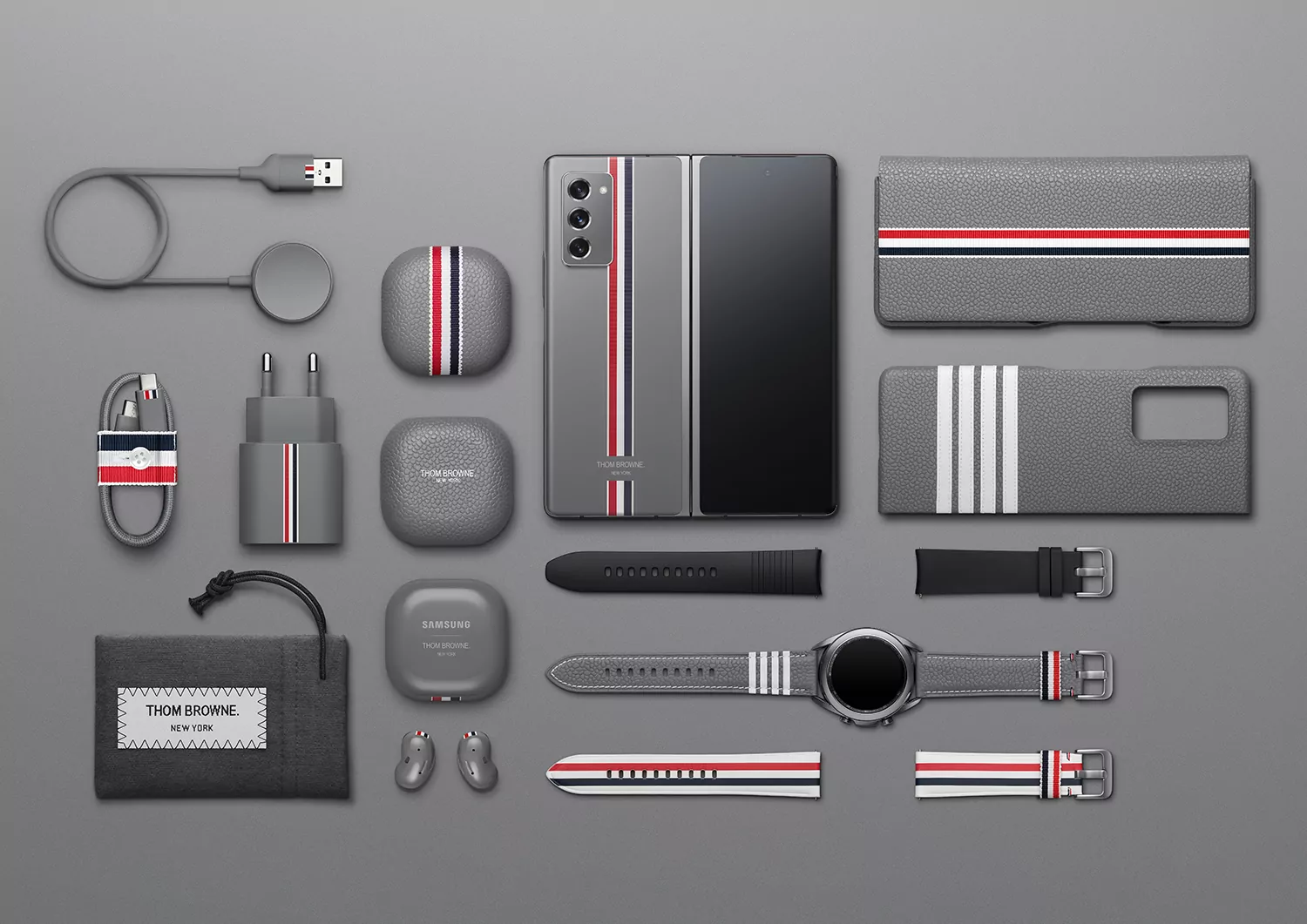 030_galaxyzfold2_thom_browne_edition_whats_in_the_box_2p.jpg