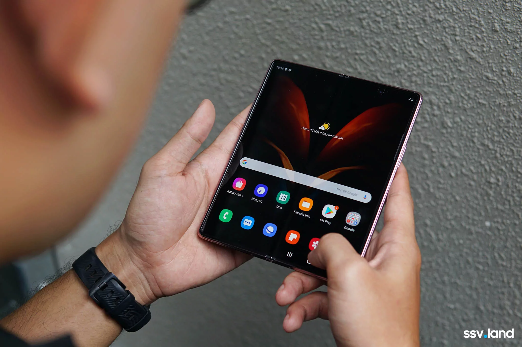 Unbox_Galaxy_ZFold2_27.jpg