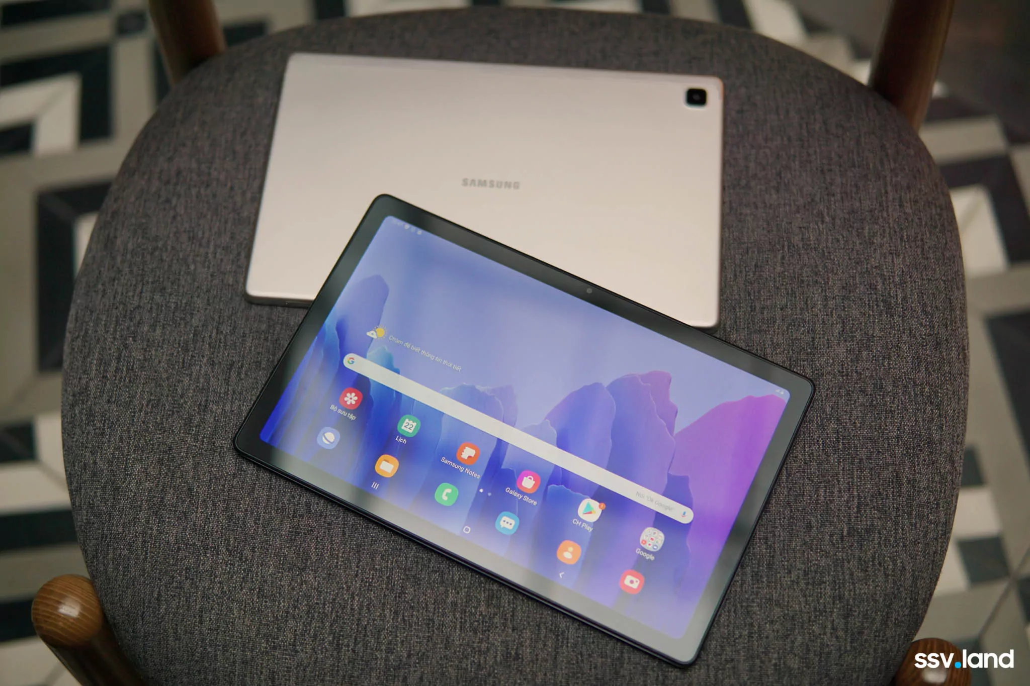 Galaxy_TabA7_8.jpg