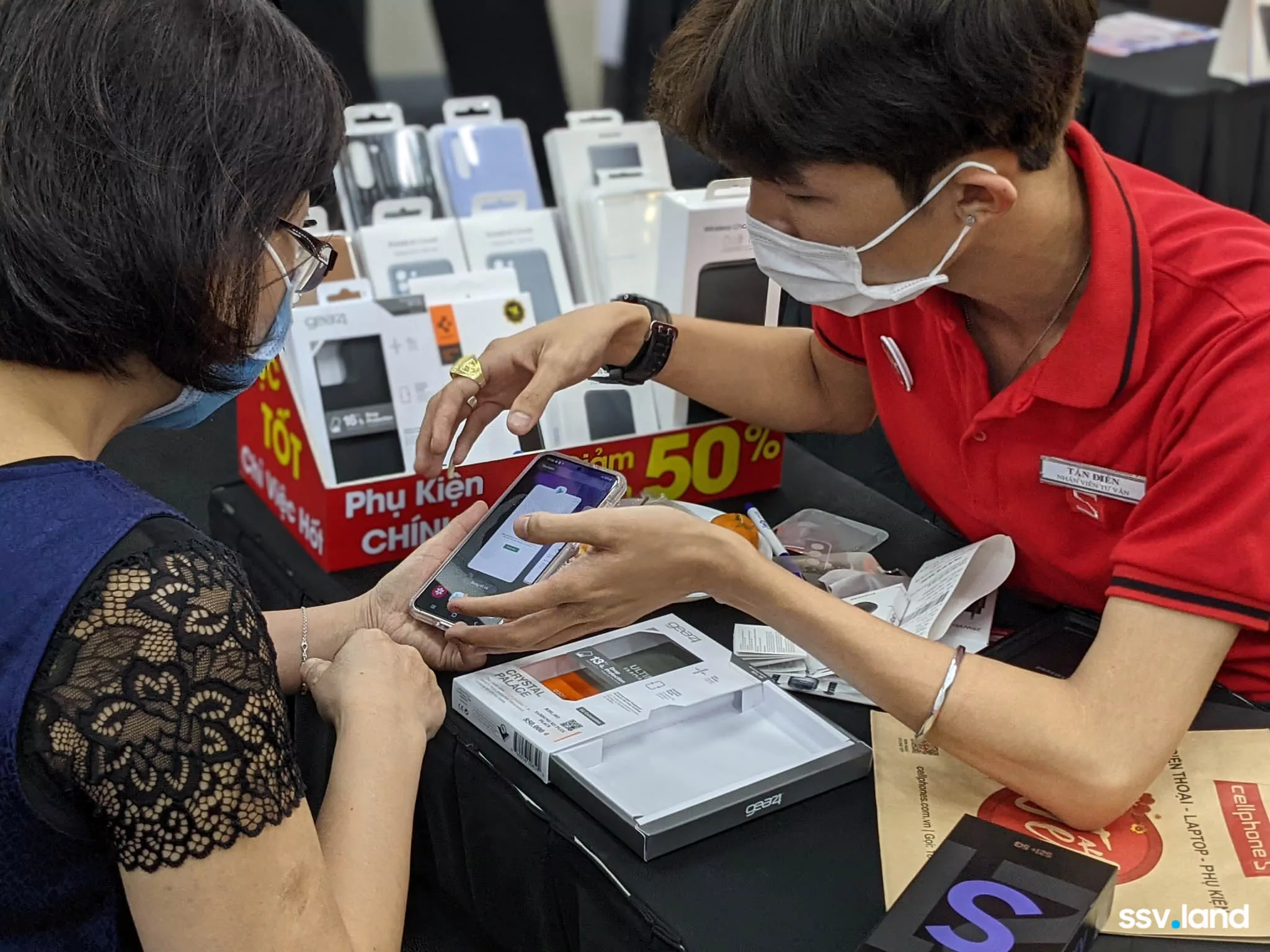 CellphoneS-mo-ban-Galaxy-S21-series-dau-tien-tai-VN-ssv.land-19.jpg