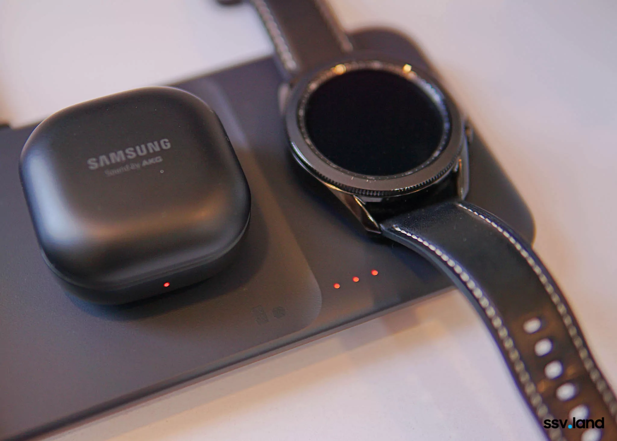 Wireless-Charger-Trio-ssv.land-10.jpg