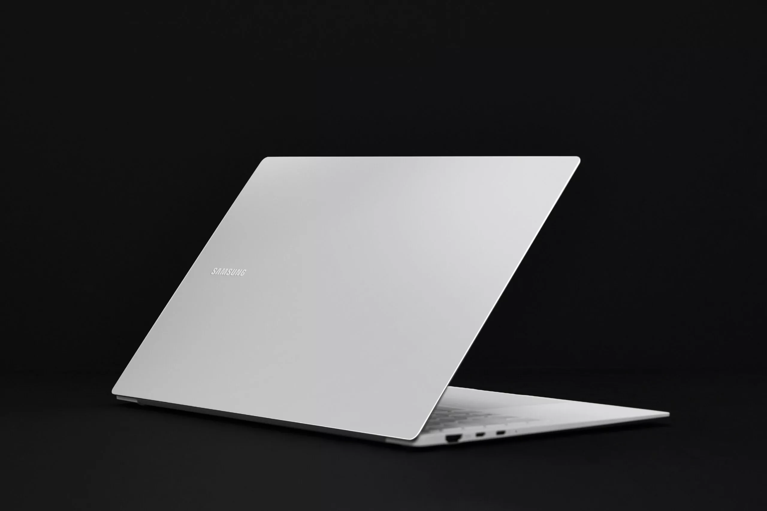 007_galaxy_book_pro_15inch_mysticsilver-scaled.jpg