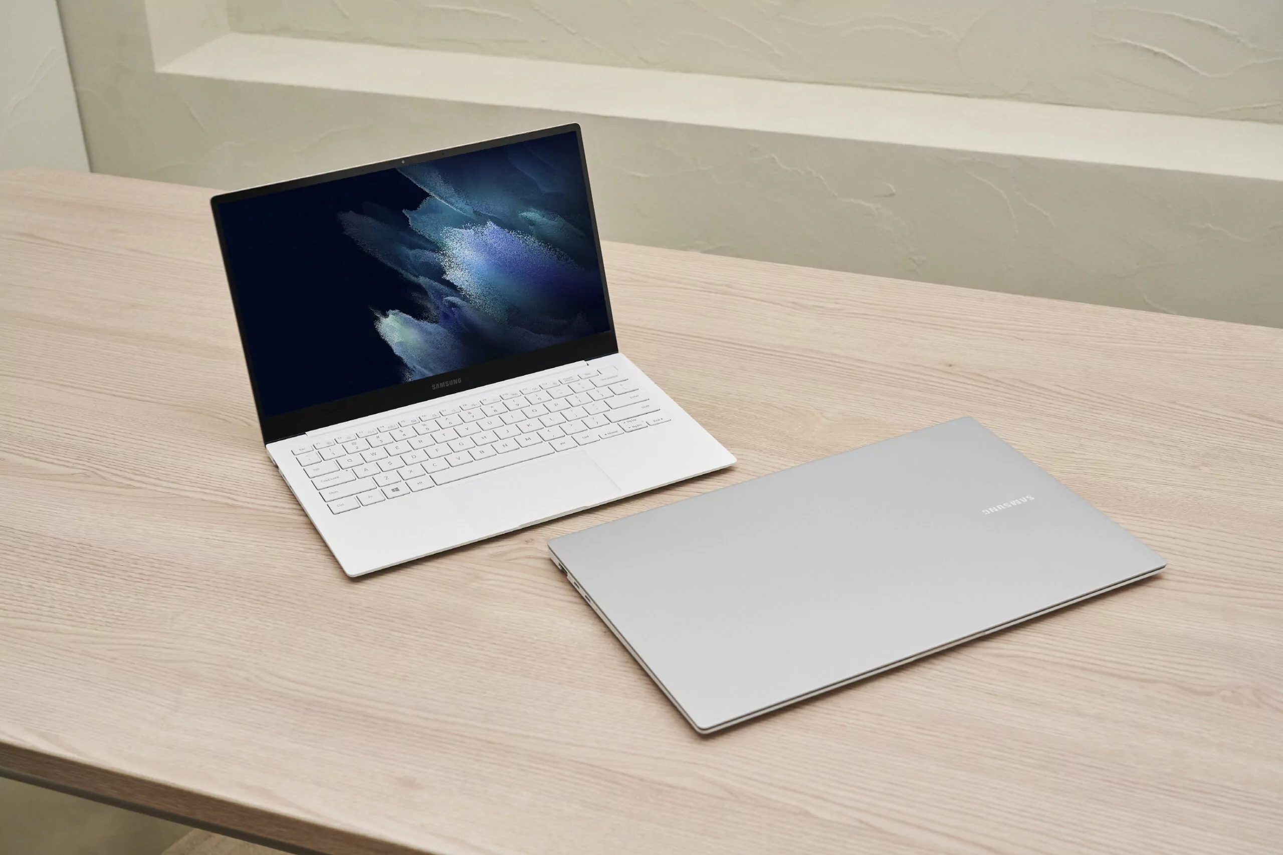 018_galaxy_book_pro_15in_mysticsilver_15in_mysticsilver-scaled.jpg