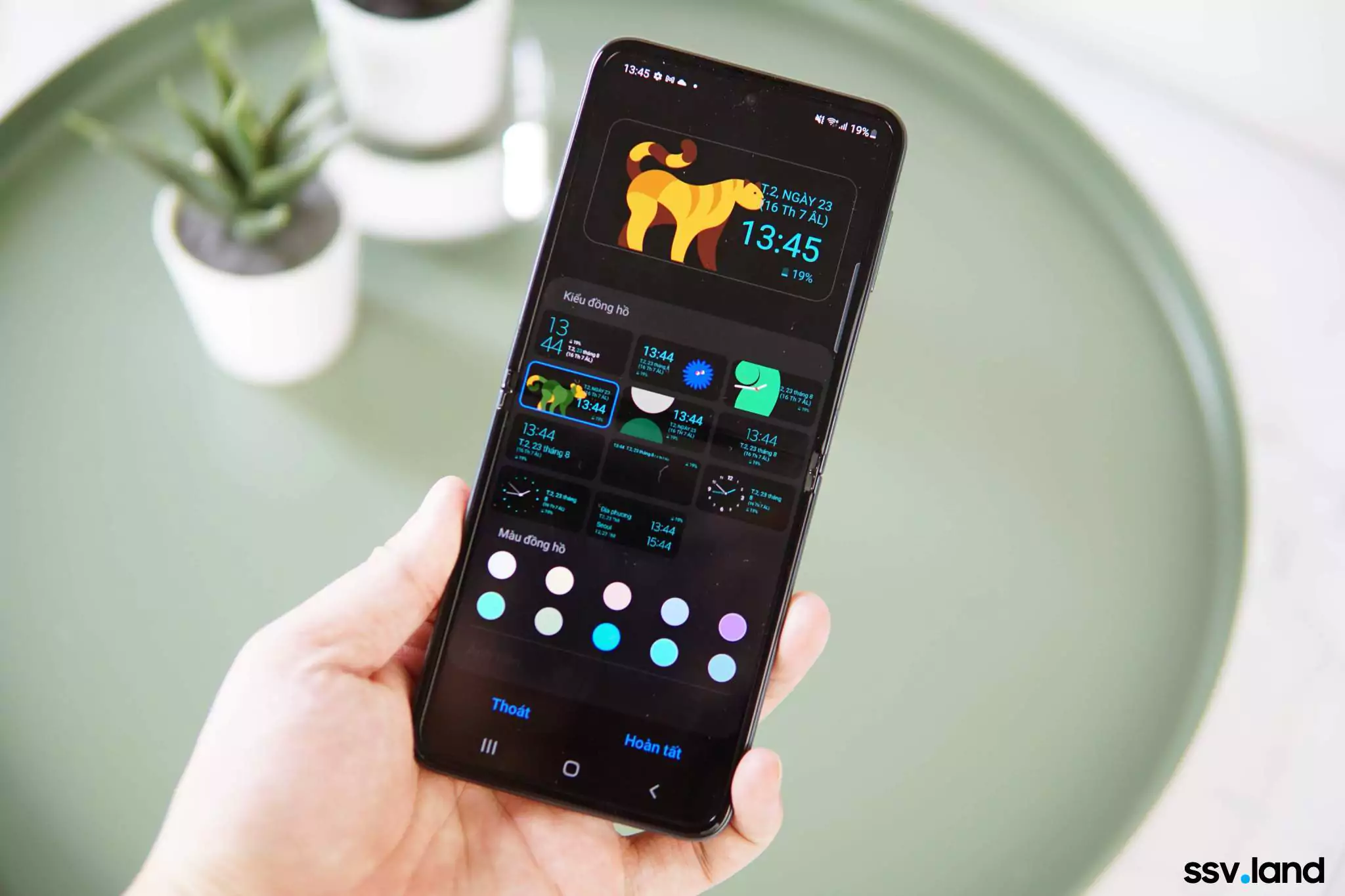 Unbox-Galaxy-Z-Flip3-samsungvn.com-17.jpg