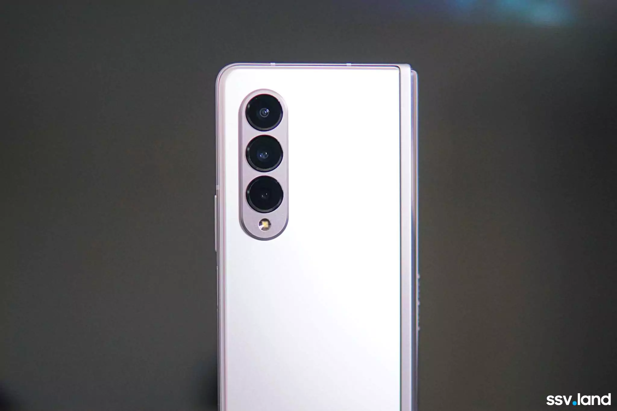 Unbox-Galaxy-Z-Fold3-samsungvn.com-16.jpg
