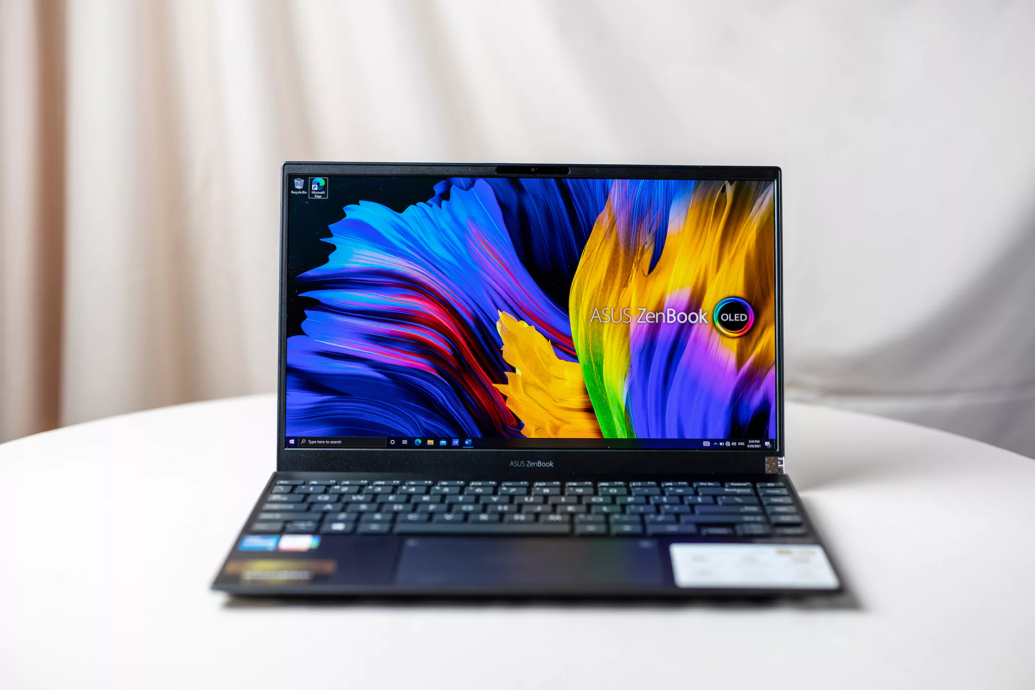 ASUS-Zenbook-by-Samsung-OLED-samsungvn.com-2.jpg