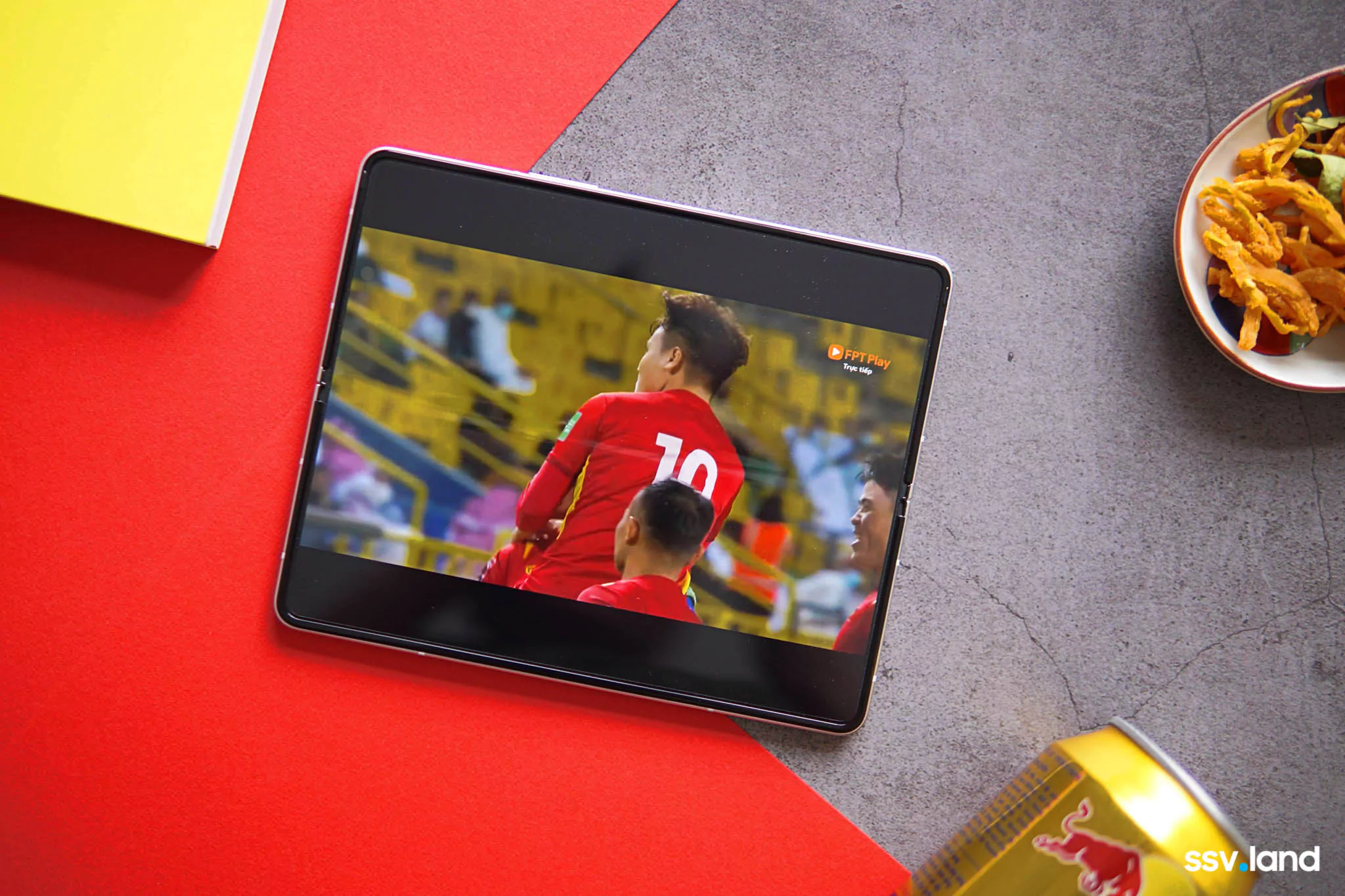 Galaxy-Z-Fold3-Vietnam-Vongloai3-WC2022-samsungvn.com-1.jpg