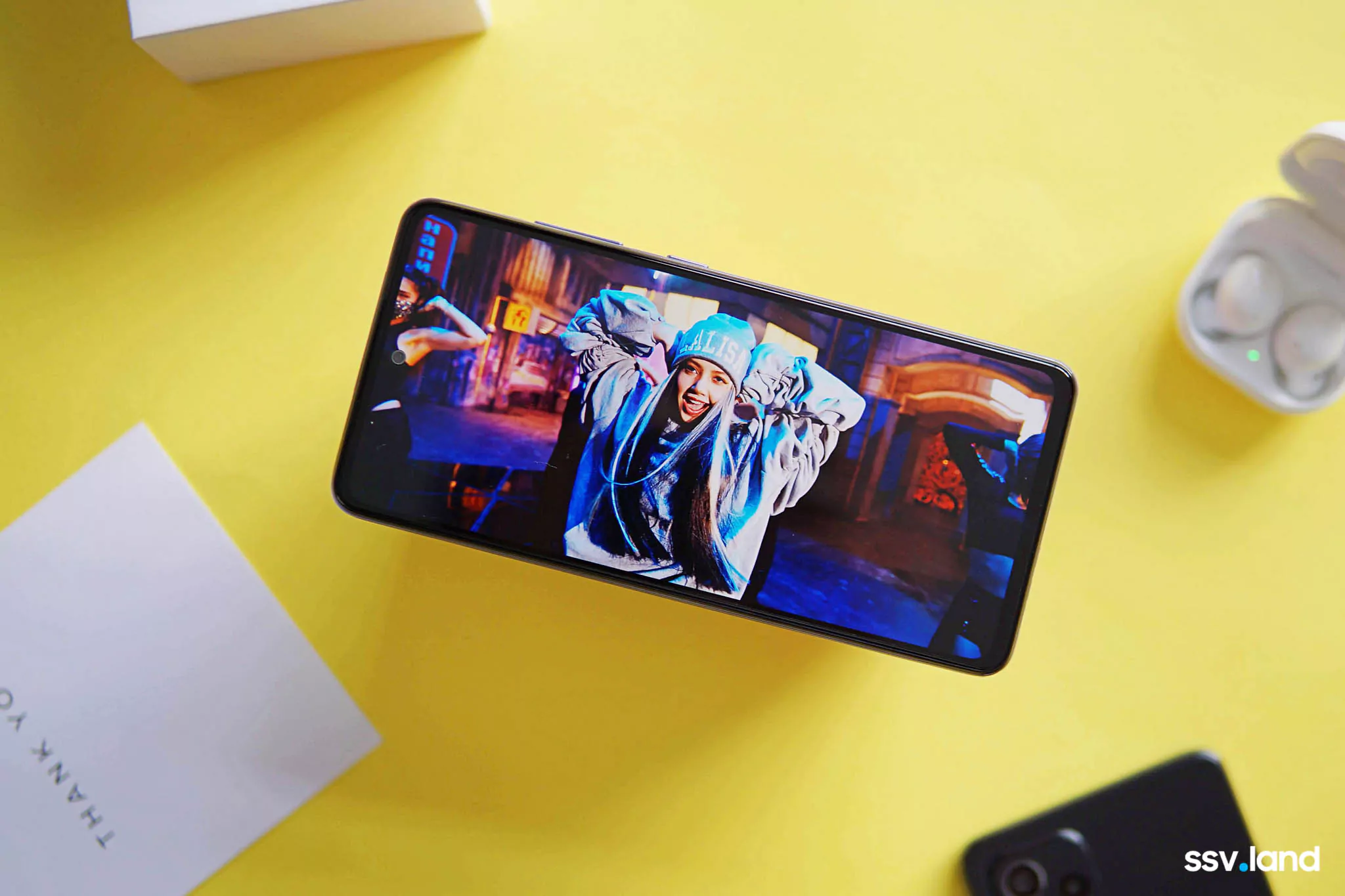 Mo-hop-Galaxy-A52s-5G-samsungvn.com-17.jpg