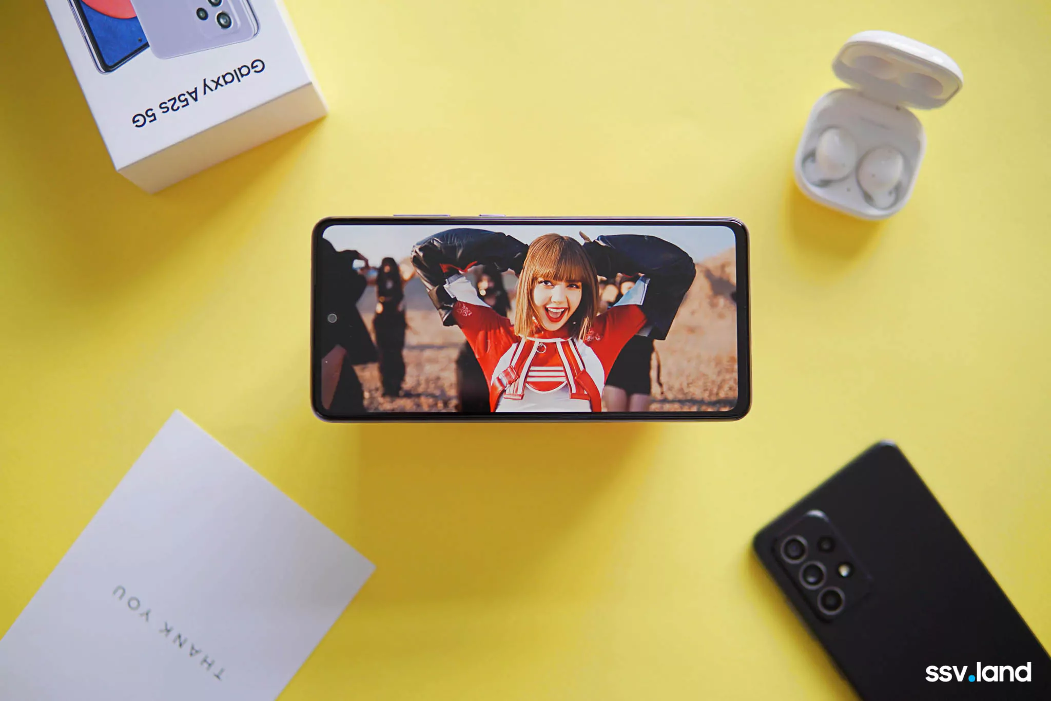 Mo-hop-Galaxy-A52s-5G-samsungvn.com-19.jpg