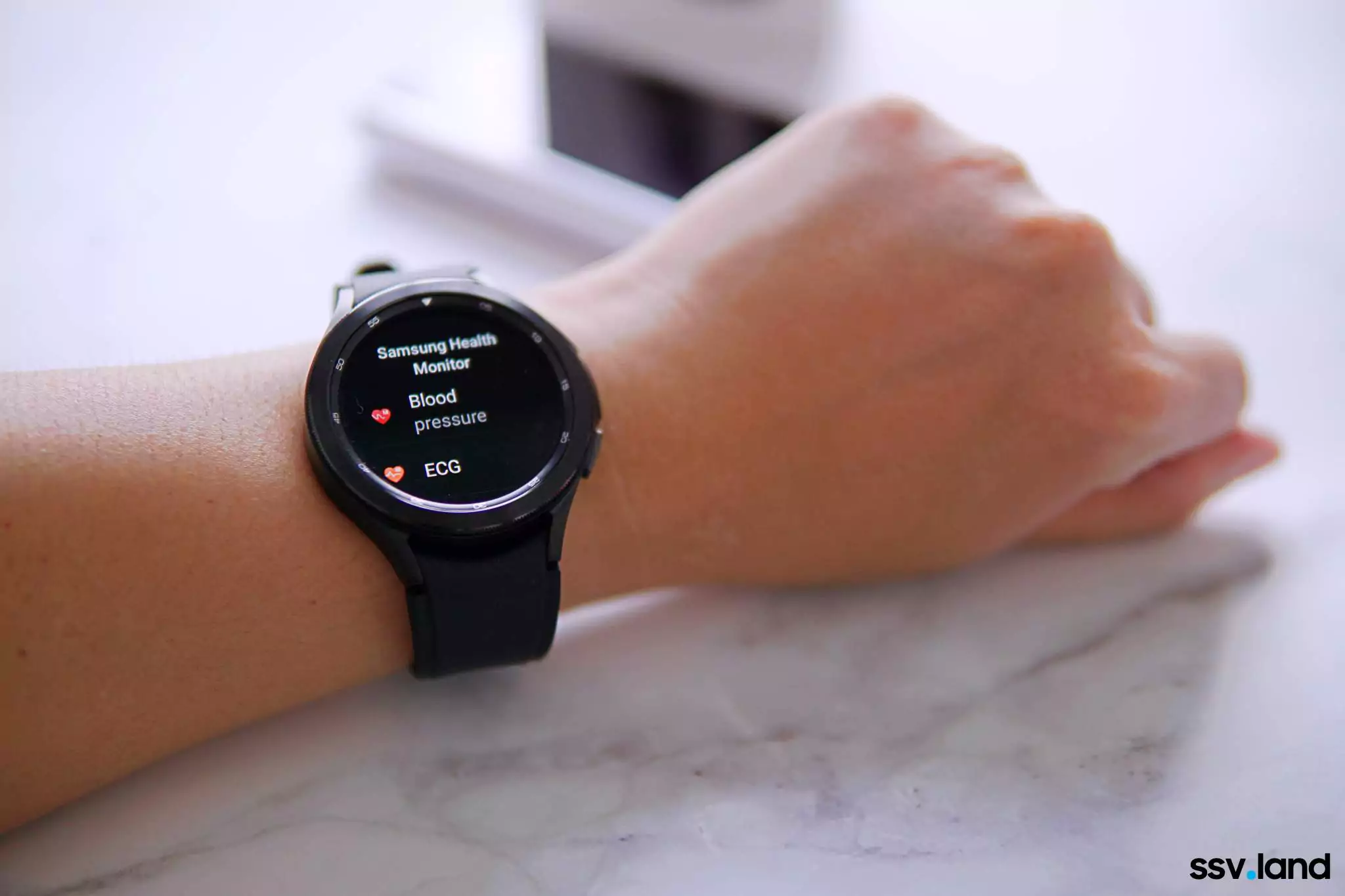Watch4-ECG-samsungvn.com-3.jpg