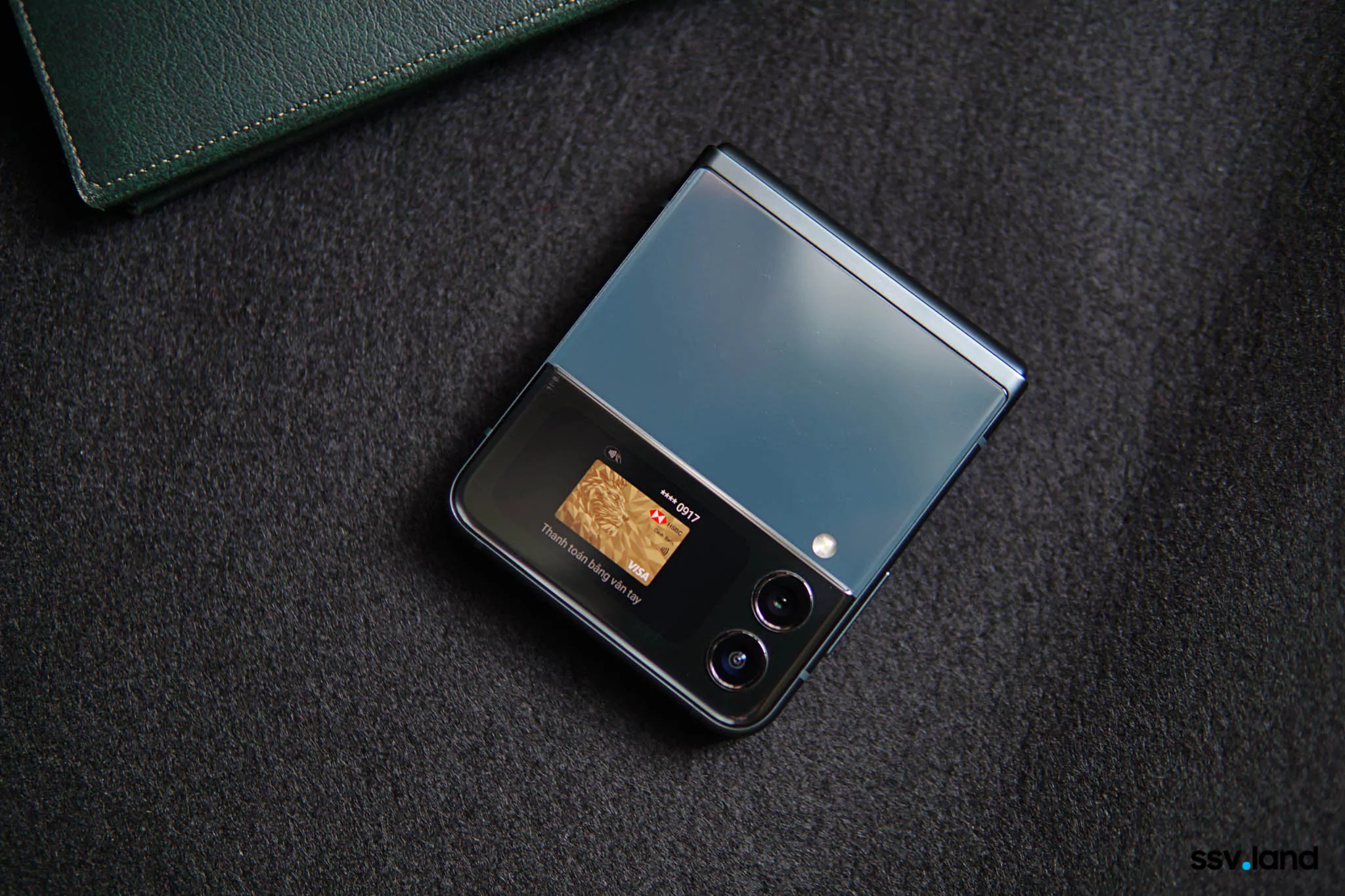Galaxy-Z-Flip3-samsungvn.com-9.jpg