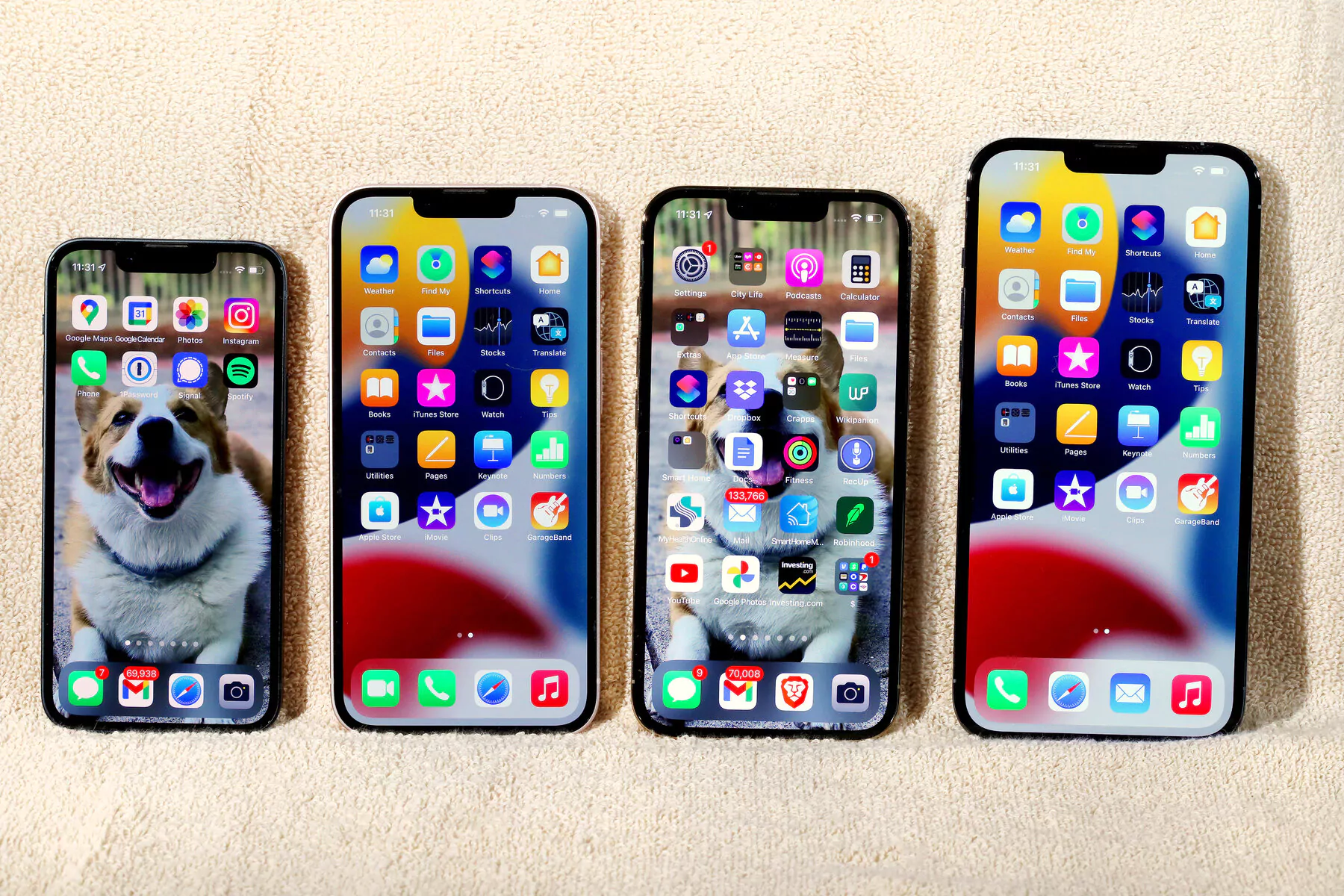 iPhone13.jpg
