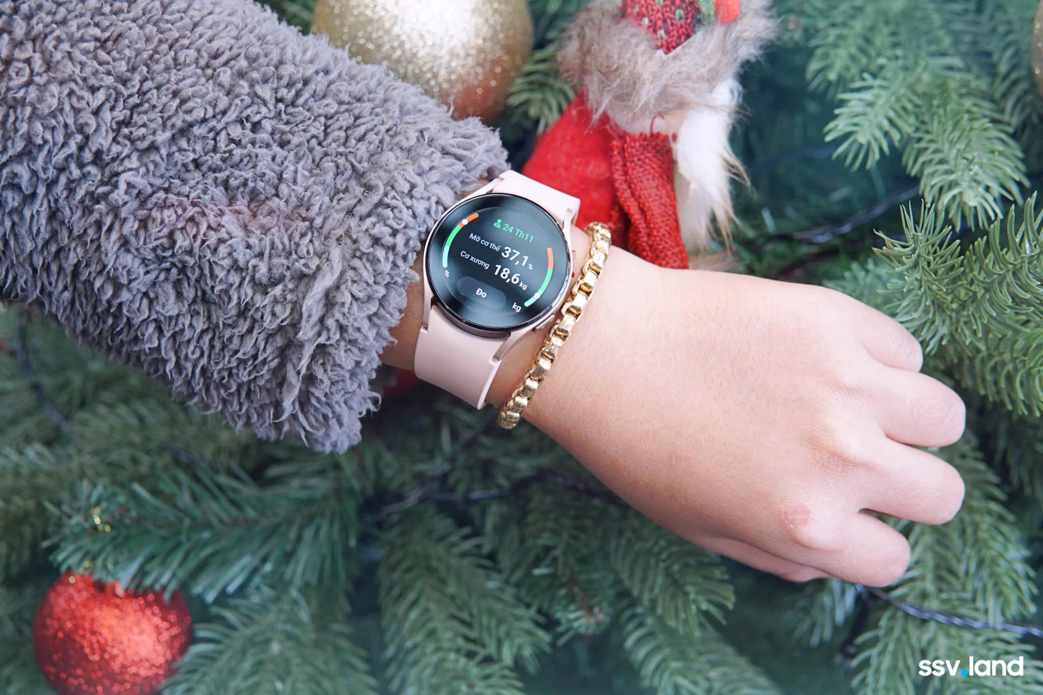 Galaxy-Ecosystem-Festive-Watch4-Buds2-TabS7FE-samsungvn.com6_.jpg
