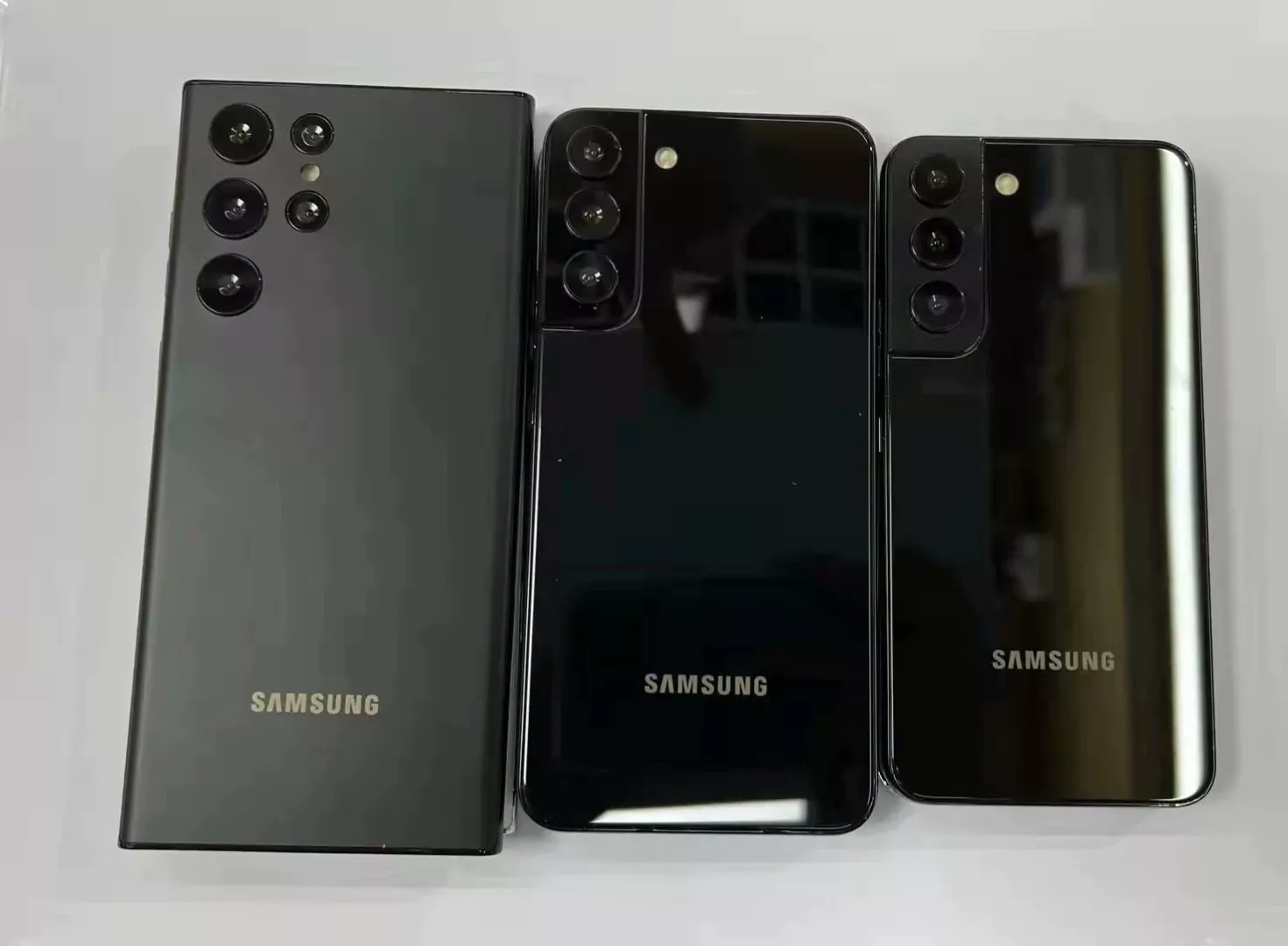 Galaxy-S22-series-leak-samsungvn.com-1.jpg