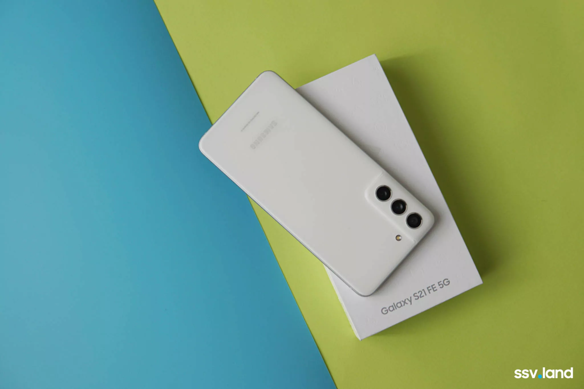 Galaxy-S21-FE-5G-Unbox-samsungvn.com-18.jpg