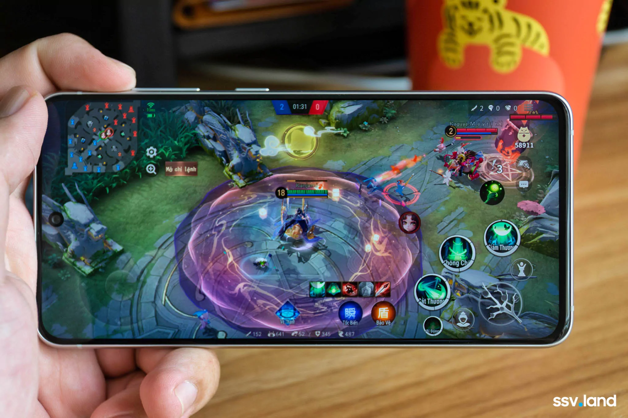 Galaxy-S21-FE-Review-samsungvn.com-4.jpg