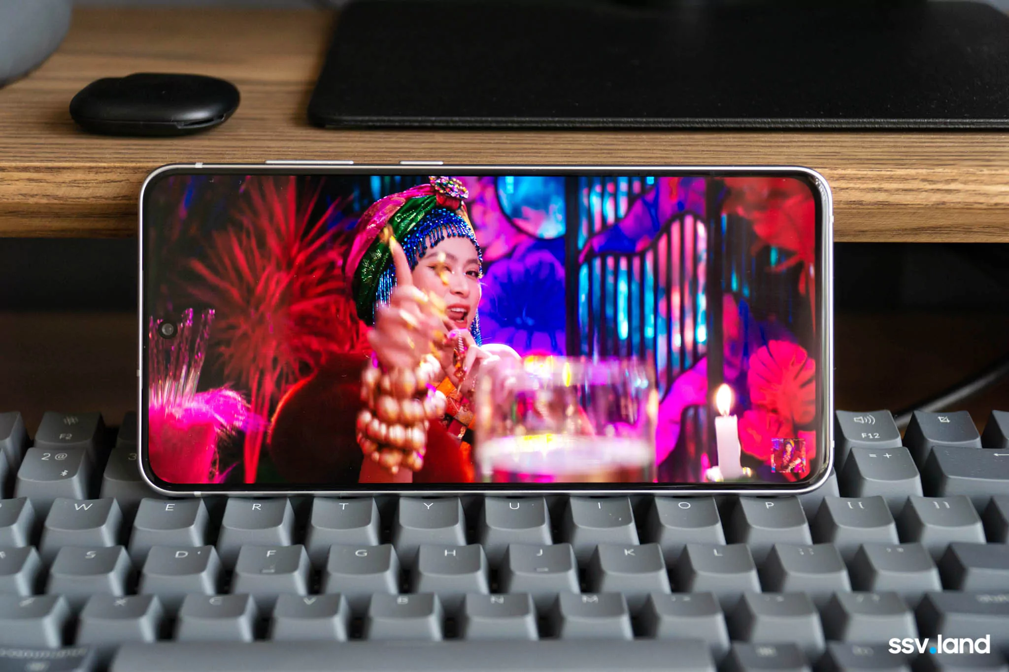 Galaxy-S21-FE-Review-samsungvn.com-6.jpg