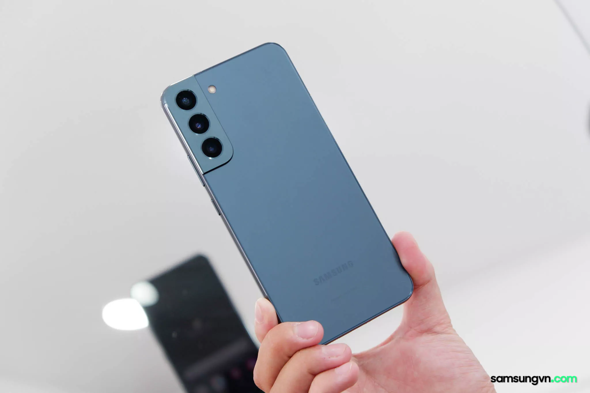 Unbox-Galaxy-S22-Plus-samsungvn.com-1.jpg