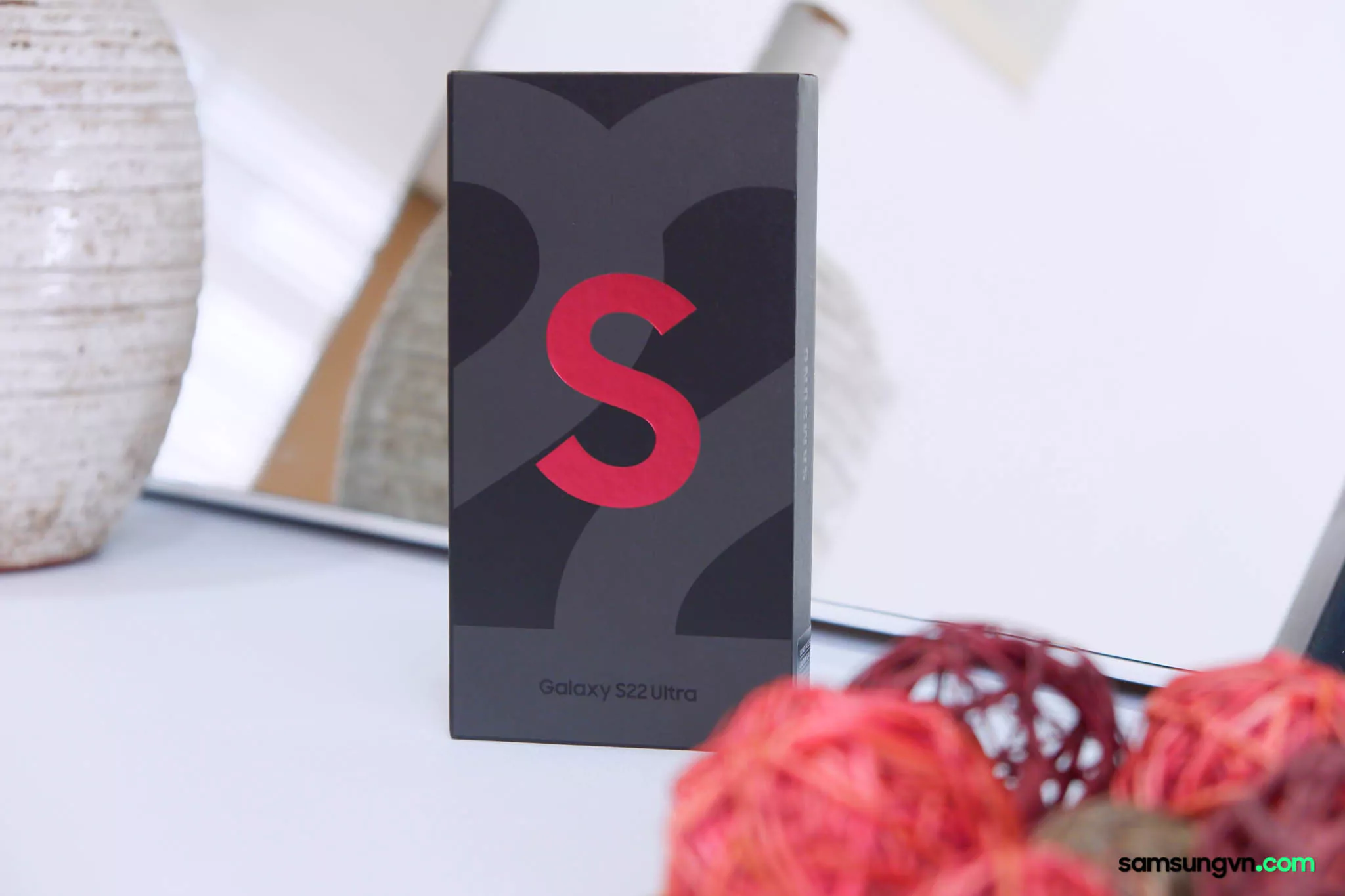 Unbox-Galaxy-S22-Ultra-samsungvn.com-3.jpg