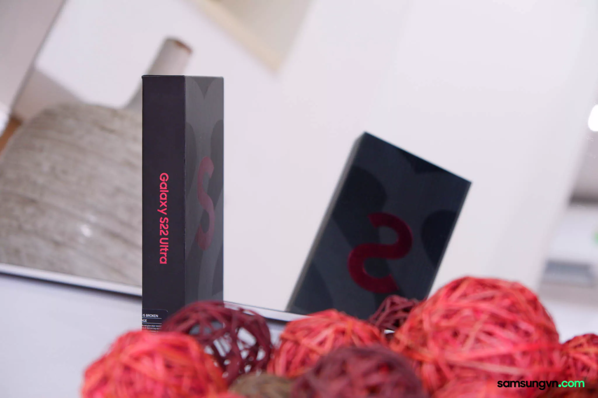 Unbox-Galaxy-S22-Ultra-samsungvn.com-4.jpg