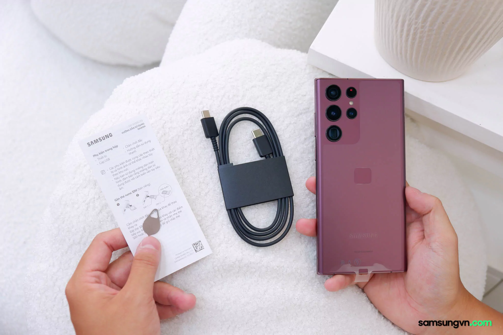 Unbox-Galaxy-S22-Ultra-samsungvn.com-8.jpg