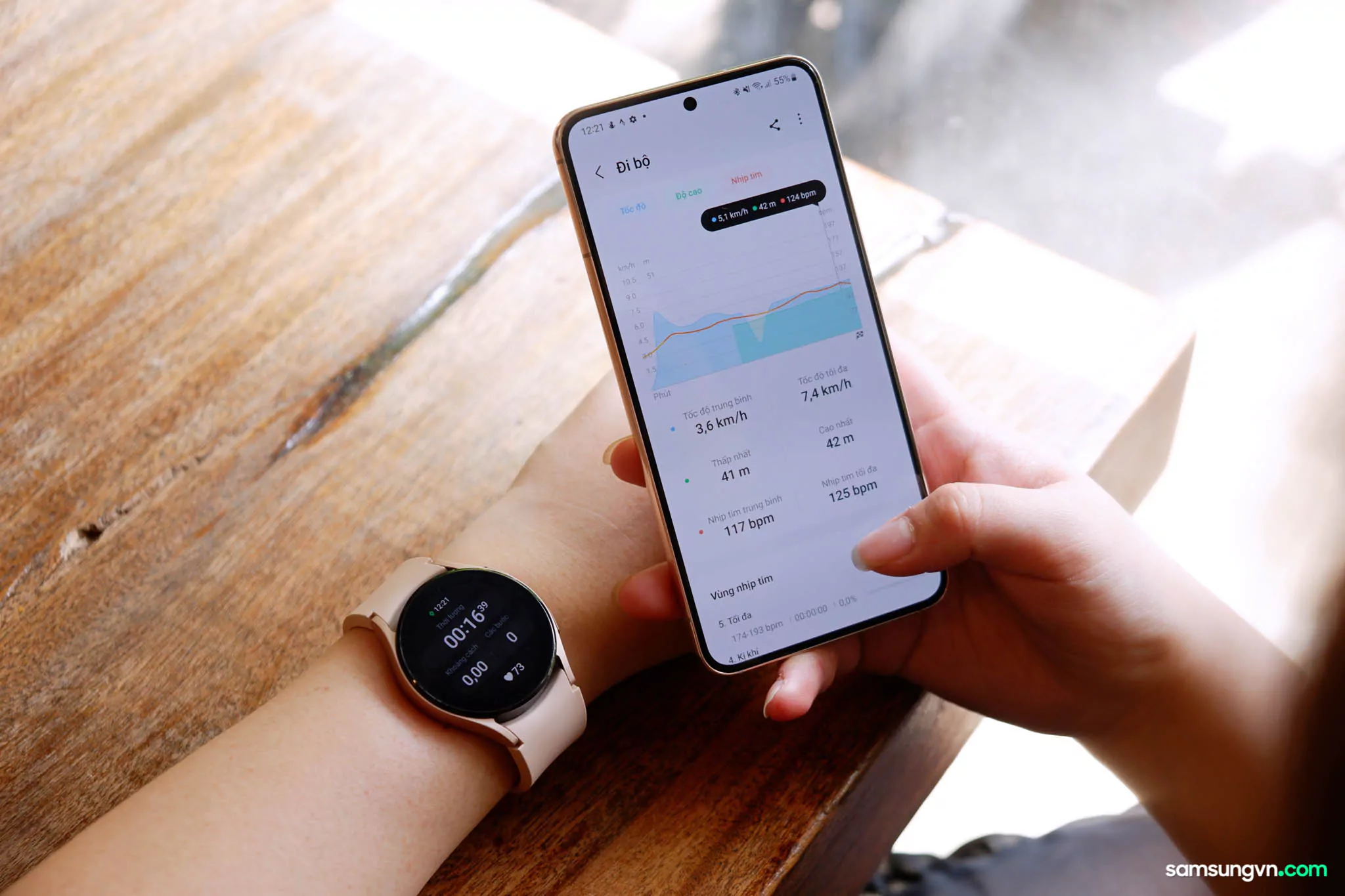 Galaxy-Watch4-Buds-and-Galaxy-S22-samsungvn.com-11.jpg