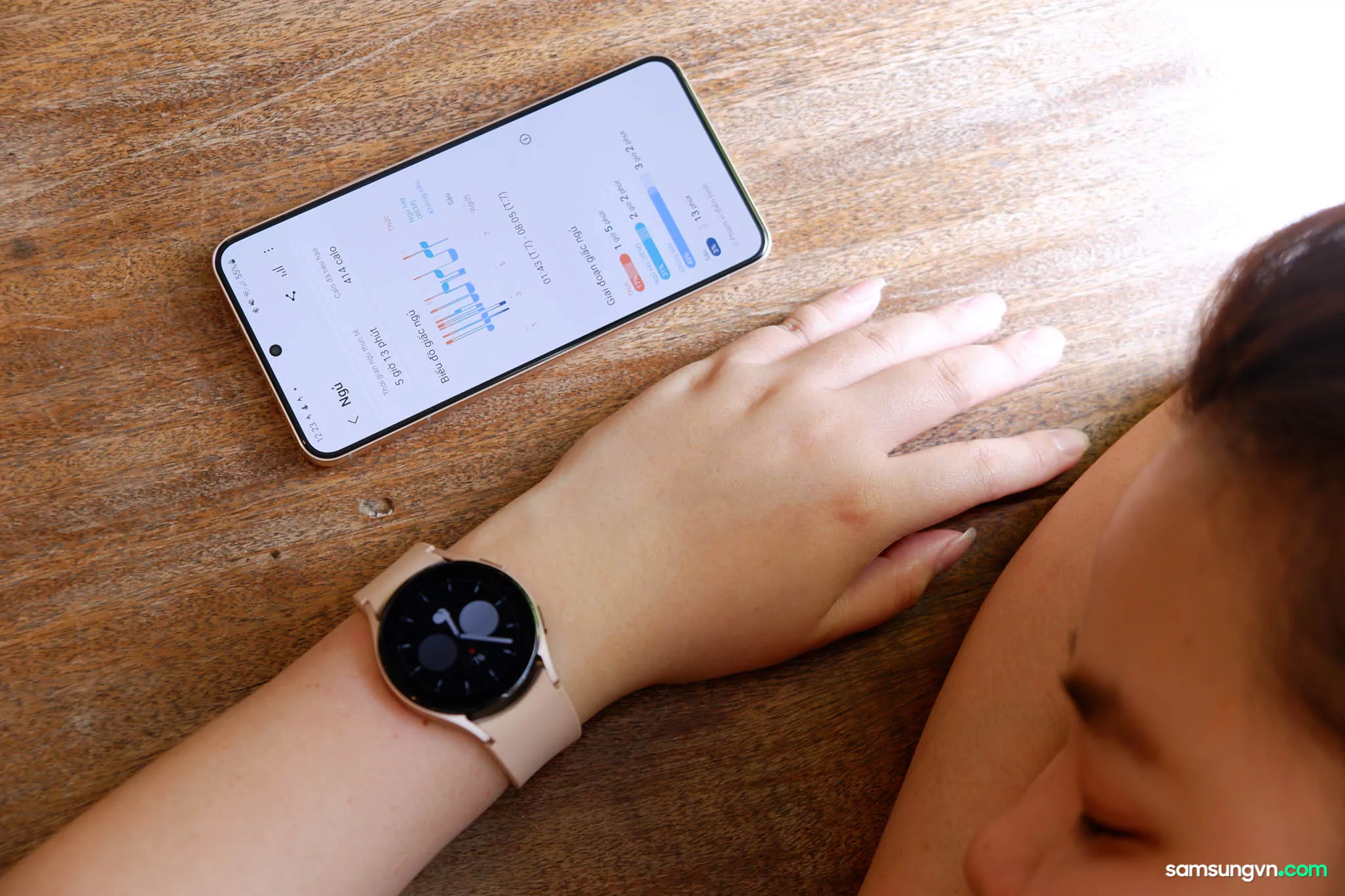 Galaxy-Watch4-Buds-and-Galaxy-S22-samsungvn.com-12.jpg