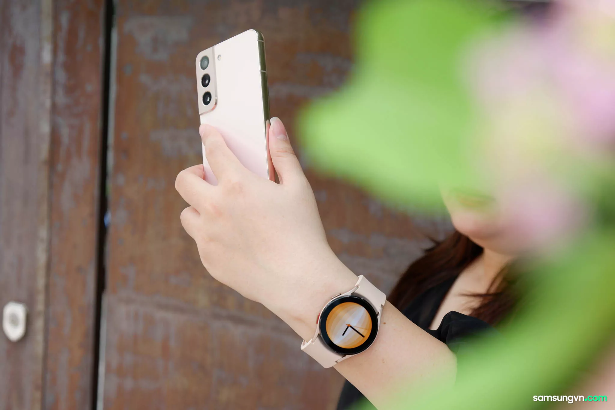 Galaxy-Watch4-Buds-and-Galaxy-S22-samsungvn.com-4.jpg