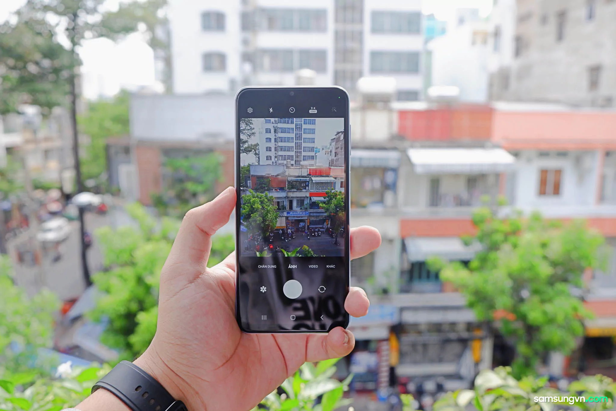 Mo-hop-Galaxy-A23-samsungvn.com-9.jpg