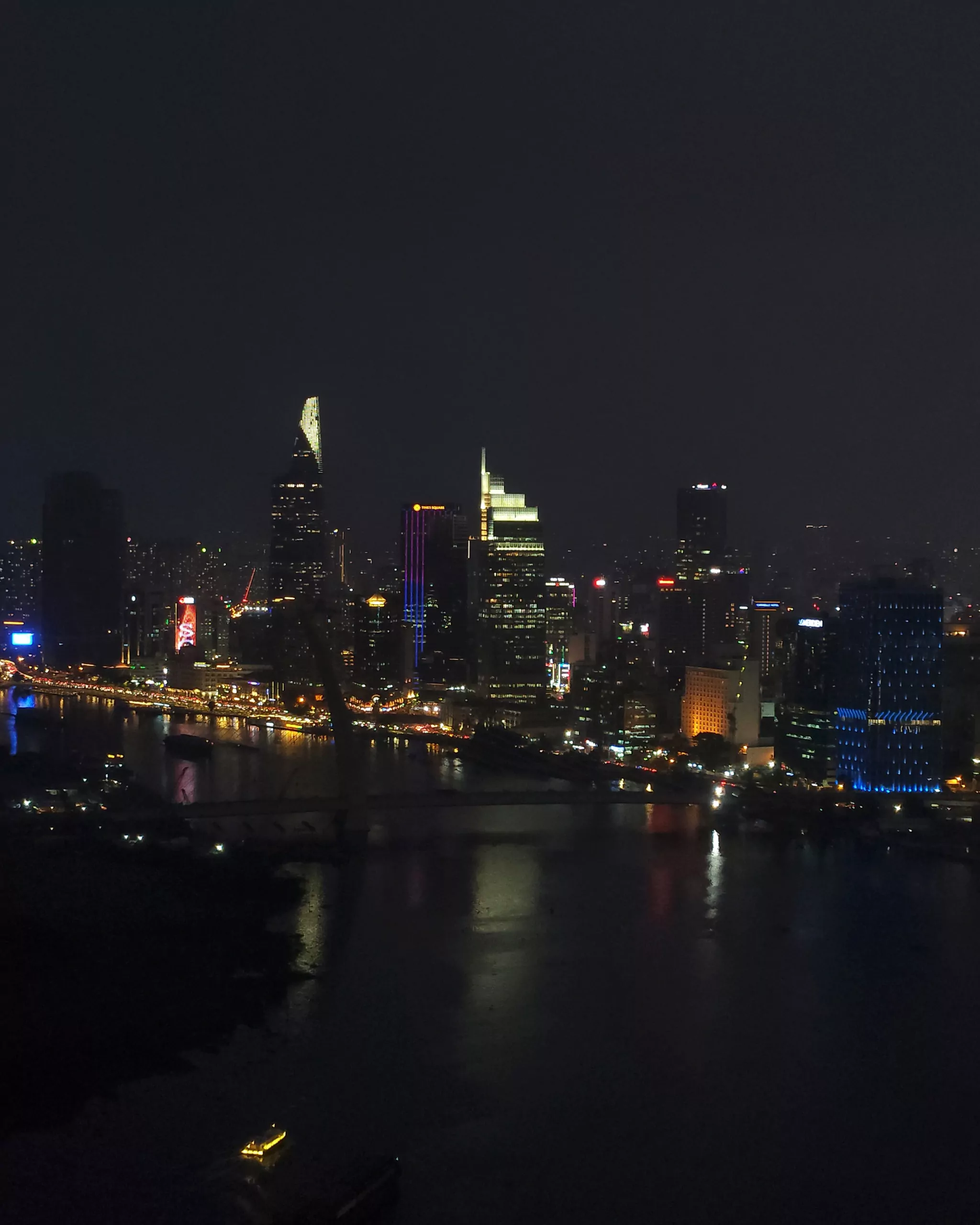 Night-Shot-by-Galaxy-S22-Plus-samsungvn.com-5.jpeg