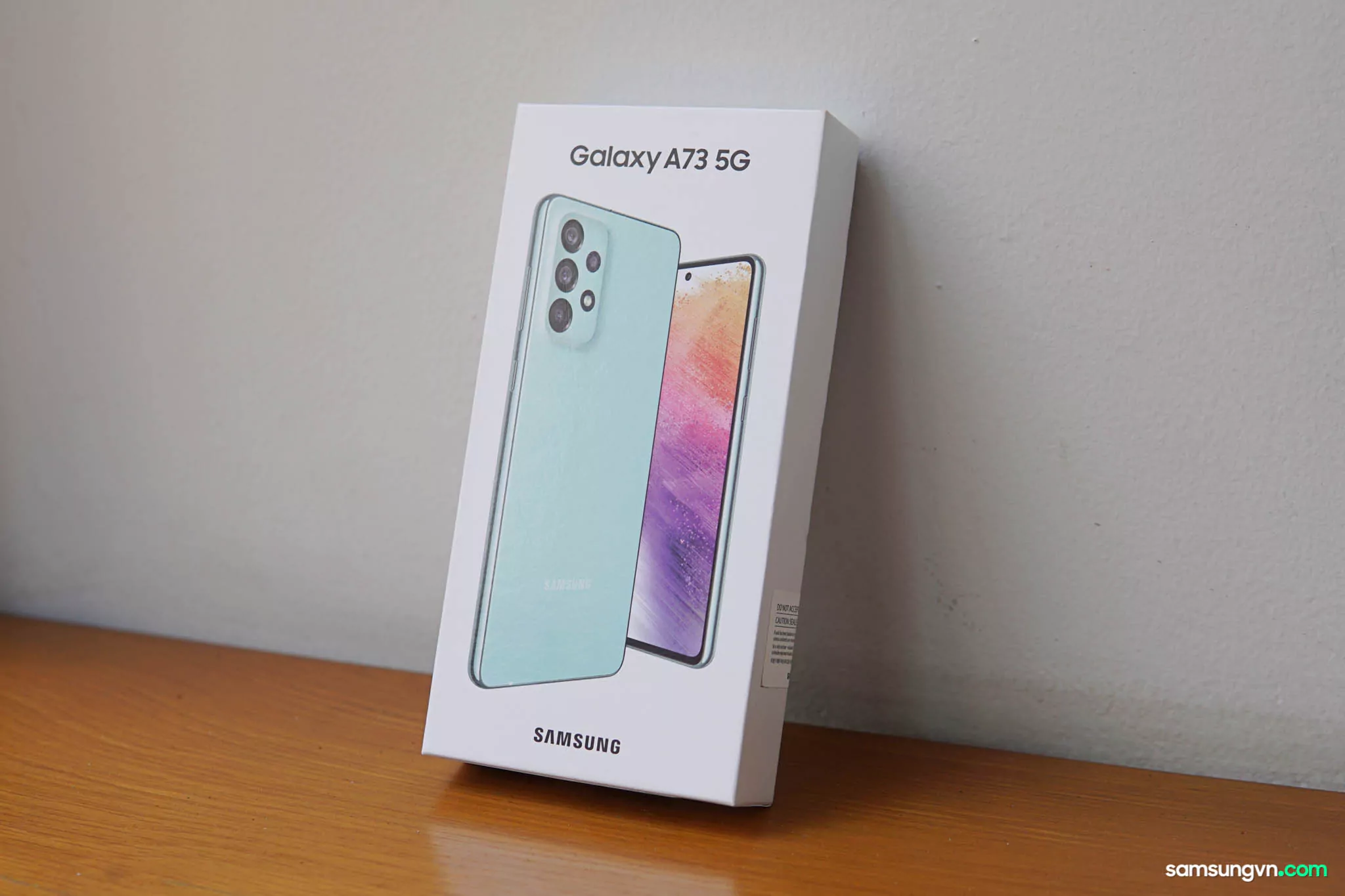 Mo-hop-Galaxy-A73-samsungvn.com-1.jpg