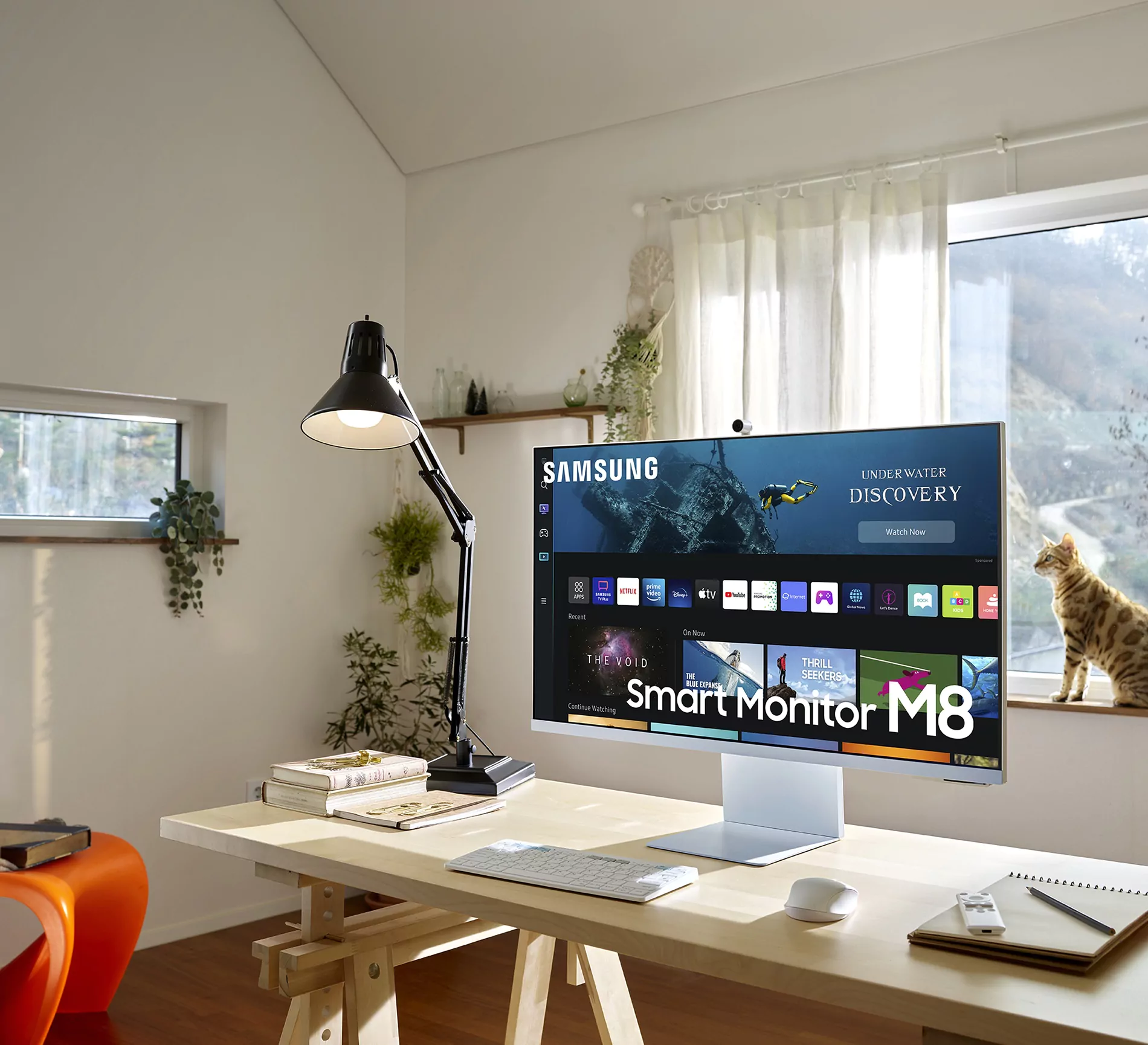 Smart-monitor_Million-seller_daylight-blue.jpg