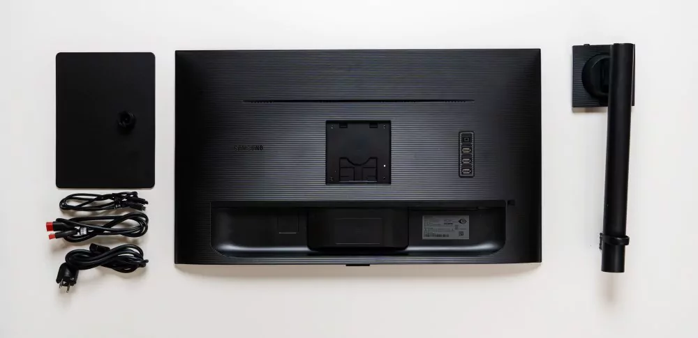 tren-tay-man-hinh-ViewFinity-S8-2022-samsungvn.com-1.jpg