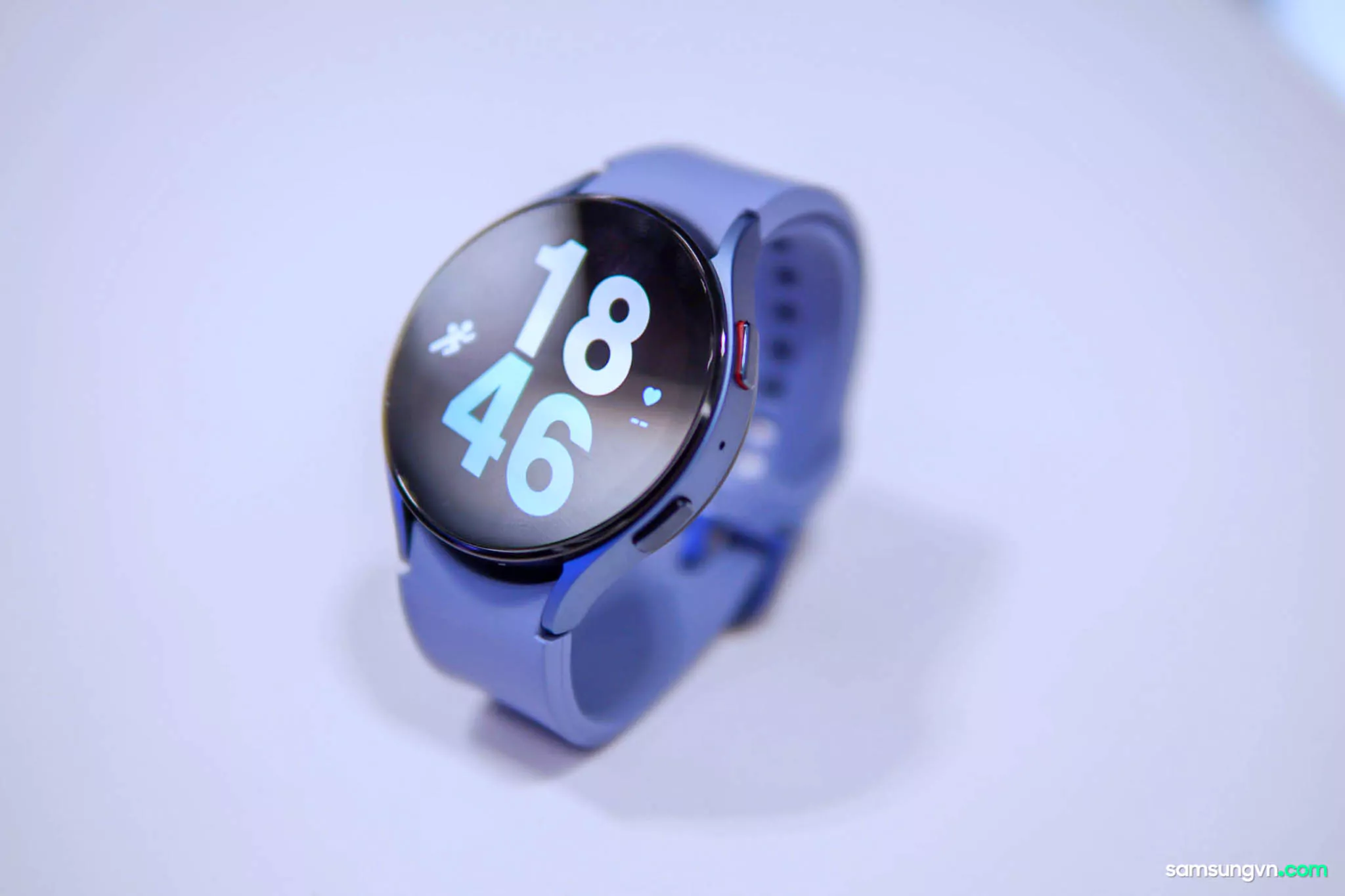 Tren-tay-Galaxy-Watch5-samsungvn.com-1.jpg