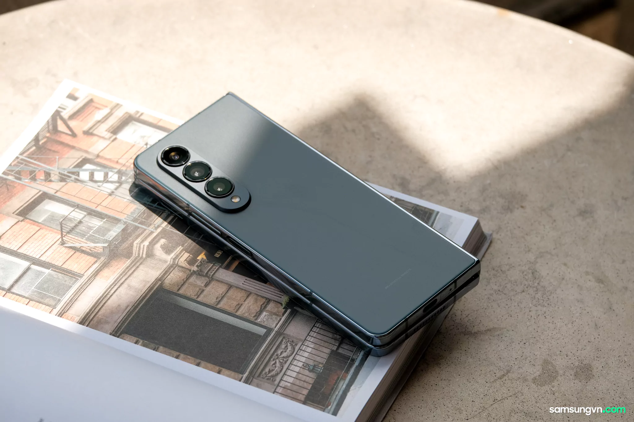 Unboxing-Galaxy-Z-Fold4-samsungvn.com-5.jpg
