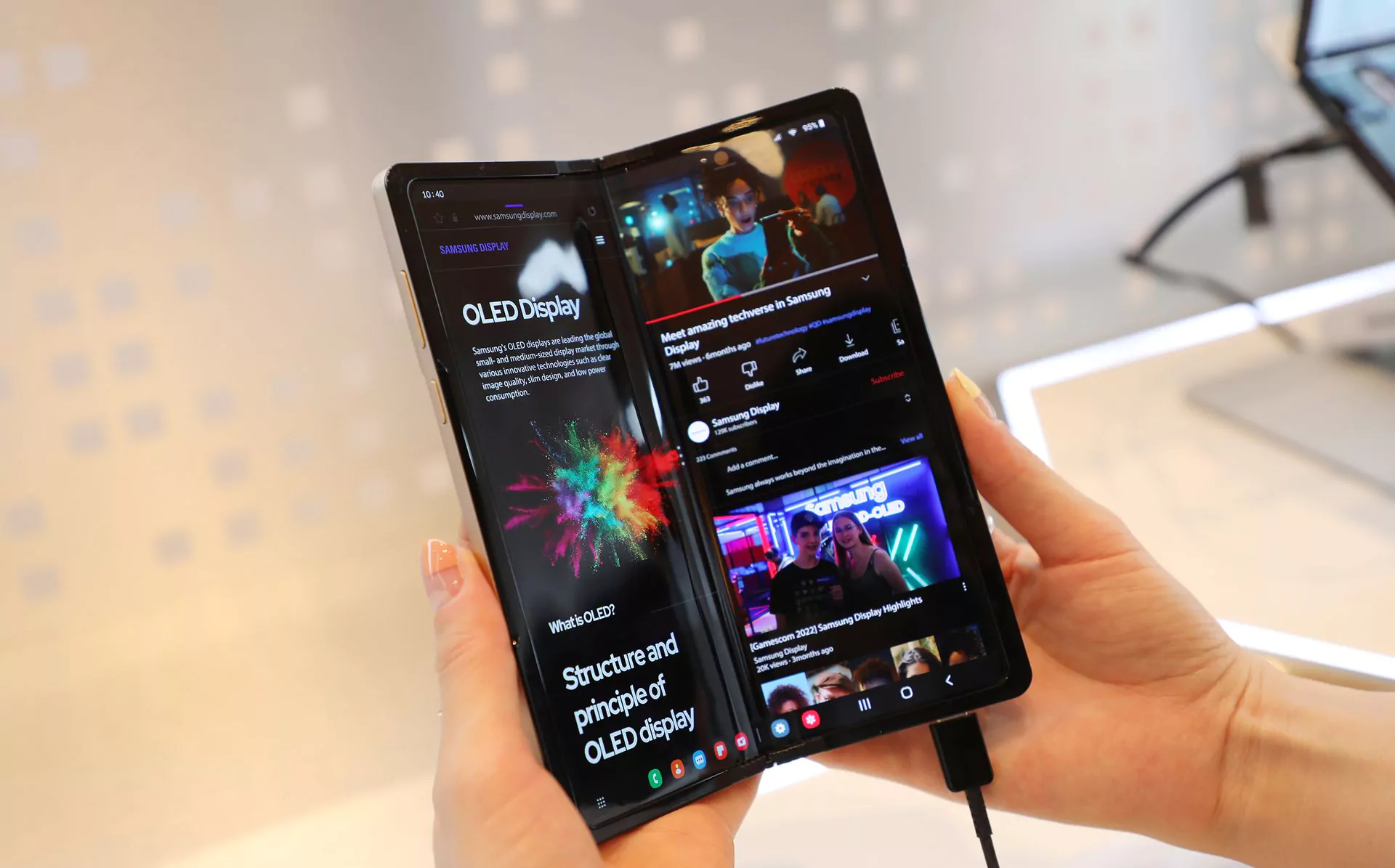 Samsung-Flex-In-Out-smartphone-gap-samsungvn.com-1.jpg