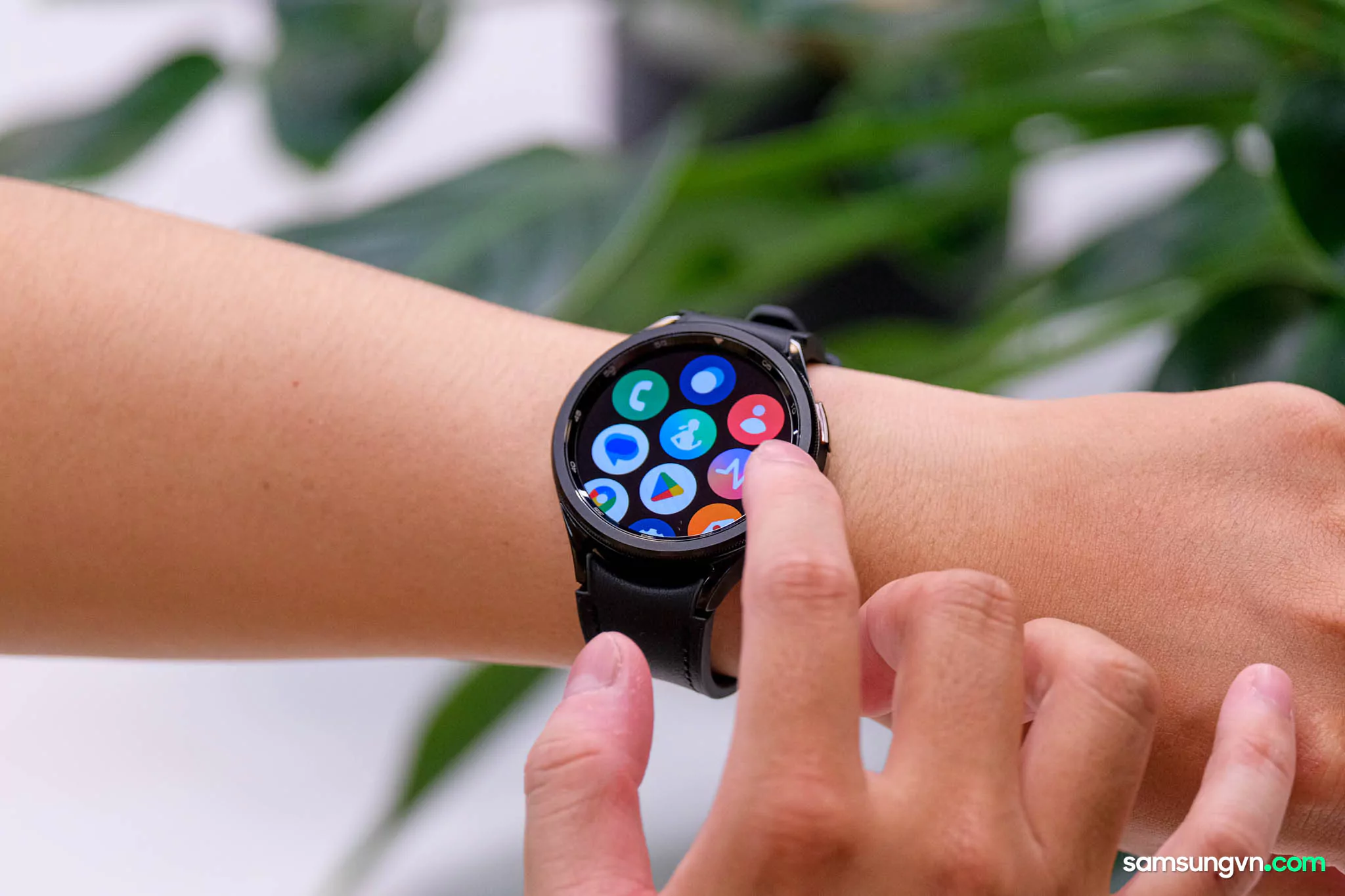 Tren-tay-Galaxy-Watch6-Series-samsungvn.com-8.jpg