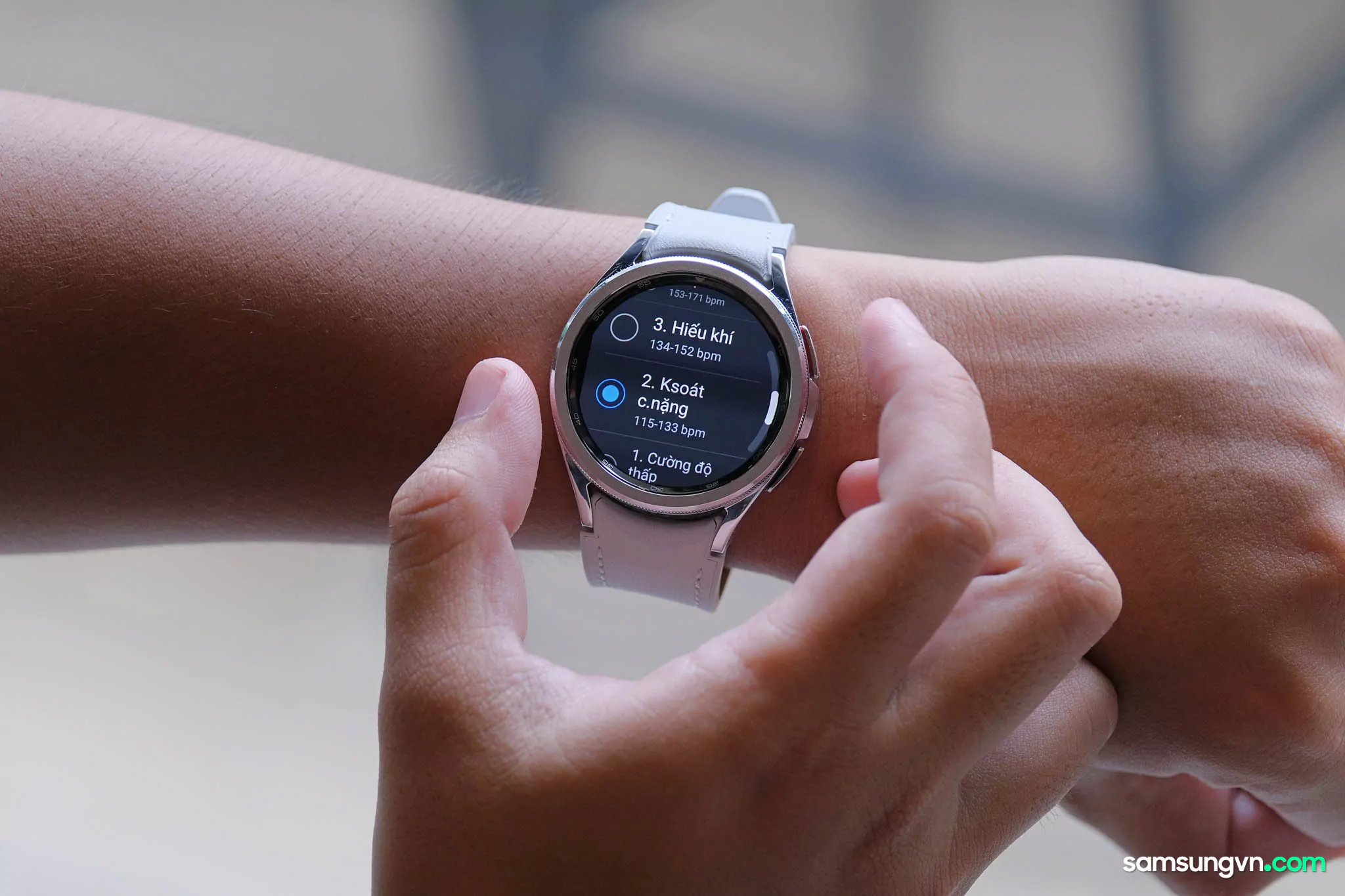 Mo-hop-Galaxy-Watch6-Classic-samsungvn.com-7.jpg
