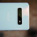 Galaxy S10 và Galaxy S10+ được trang bị 3 camera sau với 1 camera chính 12MP Super Speed Dual Pixel có 2 khẩu OIS, 1 camera tele 12MP OIS và 1 camera góc siêu rộng 16MP