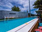 Resort có hồ bơi cũng be bé, và 1 lần nữa các bạn có thể thấy rằng khả năng chụp ảnh và tái tạo chi tiết của A70 khá là tốt!