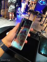 Mặt sau nay là bản màu Silver, anh Thuỷ bảo là ảnh tìm màu Cosmo Black mà anh nhân viên bảo là chưa về kịp nên hơi tiếc