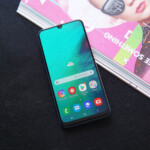 Máy sở hữu màn hình 6.4 inch độ phân giải FHD+ và tấm nền Super AMOLED tối ưu cho trải nghiệm giải trí, xem phim