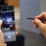 Ví dụ trong ảnh, khi bạn nhấn giữ nút và xoay nhẹ thì nó là thao tác zoom