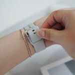 Galaxy Watch Active sử dụng dây thể thao khá là chắc chắn, và mịn